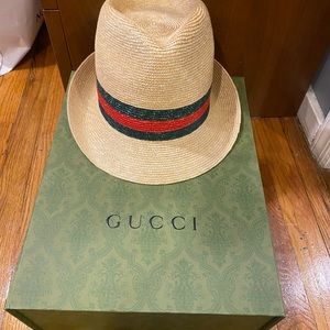Gucci Woven Bucket Hat NWOT (full set)